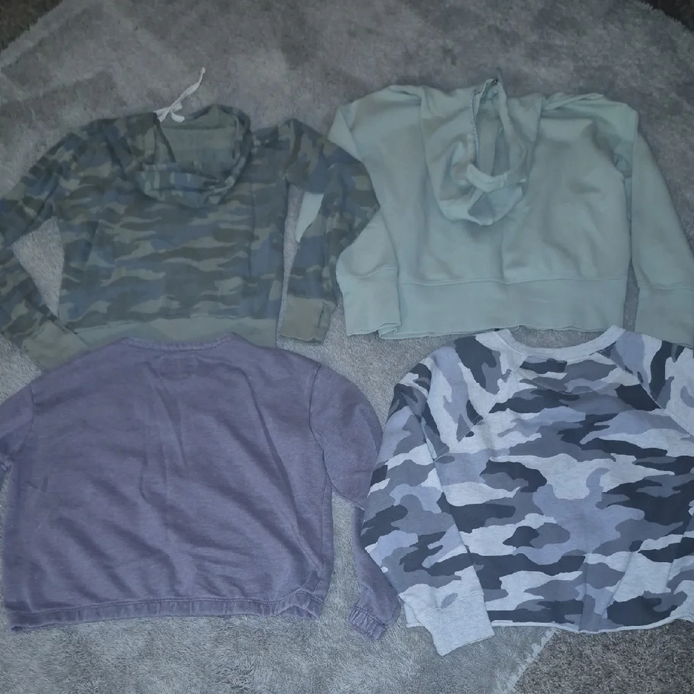 Womens Hoodie Bundle, Size M - Picture 6 of 7